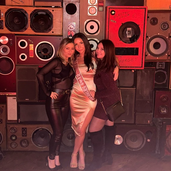 Meet your Posher, Lindsay - Picture 11 of 11